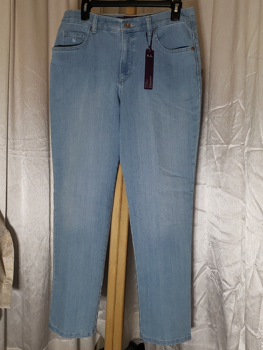 Gloria Vanderbilt Light Blue Straight Leg Jeans